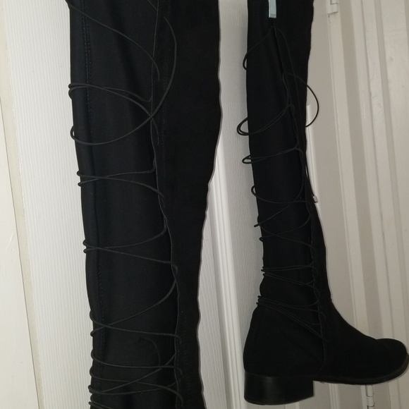 GORGEOUS LACE UP THE BACK  BOOTS - Picture 2 of 6